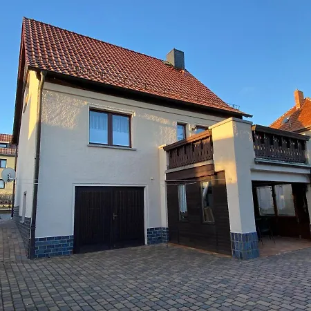 Charmantes Ferienhaus Gernrode/ Harz, Balkon, Grill, 2 Schlafzimmer Holiday home Quedlinburg