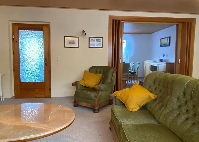 Charmantes Ferienhaus Gernrode/ Harz, Balkon, Grill, 2 Schlafzimmer クヴェードリンブルク